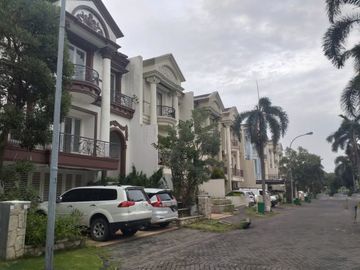 Rumah Disewakan Wisma Bukit Mas Surabaya Cluster Roma, 3 Lantai