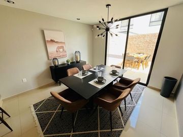 Estrena Casa en Altos Juriquilla, Roof Garden, 3 Niveles, Equipada.