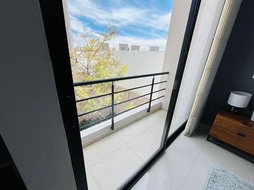 Estrena Casa en Altos Juriquilla, Roof Garden, 3 Niveles, Equipada.