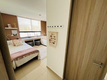 Estrena Casa en Altos Juriquilla, Roof Garden, 3 Niveles, Equipada.