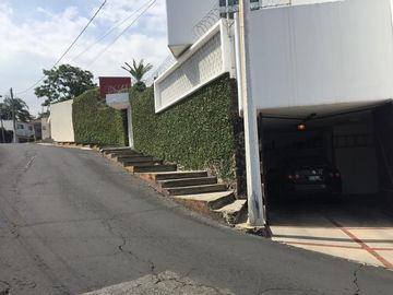 Casa Sola en Lomas de La Selva, Cuernavaca, Morelos CAEN-891-Cs