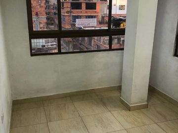 SE VENDE EDIFICIO RENTABLE Y  ESQUINERO DE 5 PISOS  B/ UNIR II BOGOTA COLOMBIA