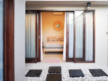 VILLA SECOND KONDISI BAGUS SHM DI JIMBARAN BALI