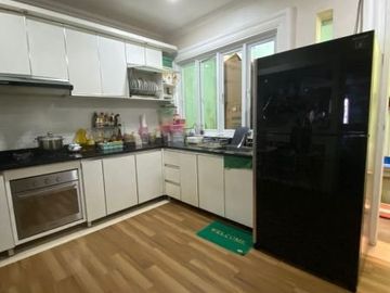 Rumah mewah baru renovasi 2 lantai di Galaxy Bekasi