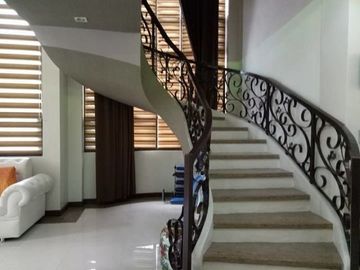 Spacious Corner Lot House and Lot for Sale in Hensonville An