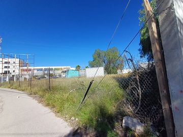 LOTE COMERCIAL AL PTE.EN AV.GARZA SDA 20M DFRENTE!!