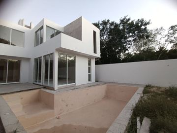 VENTA CASA EN PRIVADA RESIDENCIAL, KIKTEIL, MÉRIDA, YUCATAN
