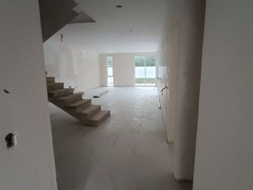VENTA CASA EN PRIVADA RESIDENCIAL, KIKTEIL, MÉRIDA, YUCATAN