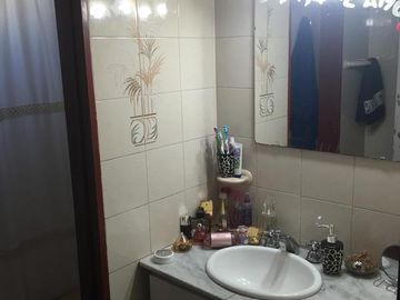PH EN PLANTA ALTA con Galpon de 130 m2 en Planta baja