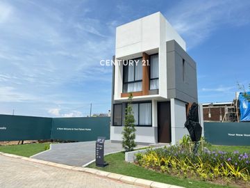 Hunian Mewah Modern Di Cluster Alstonia Tallasa City