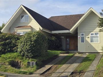 Casa en venta de 6 dorm. en Puerto Varas