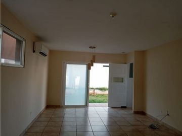 SE VENDE CASA EN BRISAS DEL GOLF EN $210,000 AM