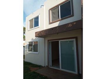 SE VENDE CASA EN BRISAS DEL GOLF EN $210,000 AM