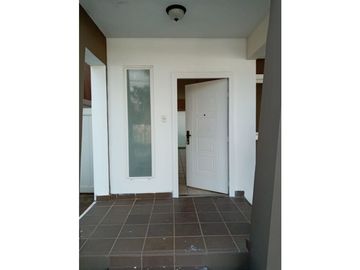 SE VENDE CASA EN BRISAS DEL GOLF EN $210,000 AM