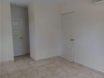 SE VENDE CASA EN BRISAS DEL GOLF EN $210,000 AM