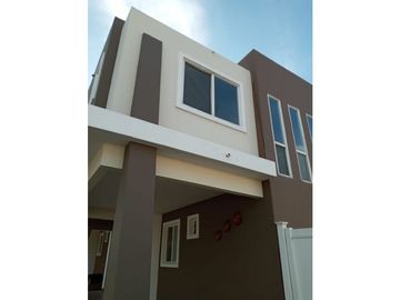 SE VENDE CASA EN BRISAS DEL GOLF EN $210,000 AM