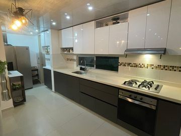 casa en venta en alfaguara. Cod V112641