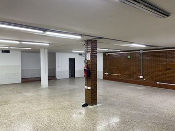 bodega en arriendo en obrero. Cod A3246