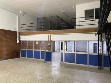 bodega en arriendo en obrero. Cod A3246