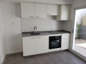 A ESTRENAR - GRAN PH Monoambiente con Gran Patio - Excelente