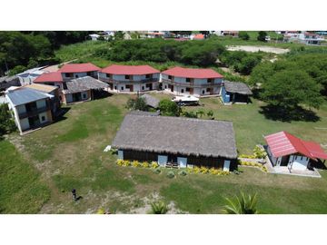Se vende hosteria frente al mar en Playa Don Juan Jama Manabi.