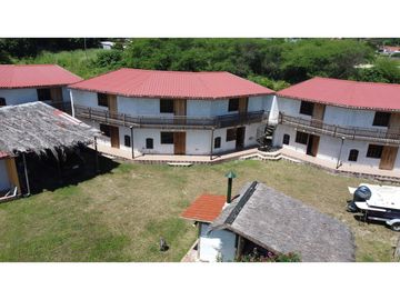 Se vende hosteria frente al mar en Playa Don Juan Jama Manabi.