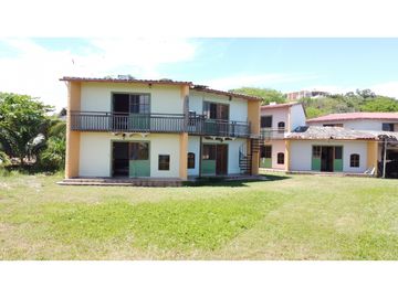 Se vende hosteria frente al mar en Playa Don Juan Jama Manabi.