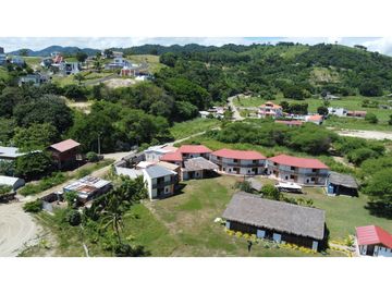 Se vende hosteria frente al mar en Playa Don Juan Jama Manabi.