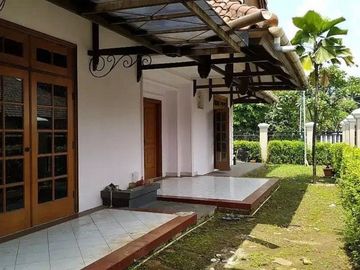 Disewakan Rumah Komplek Pelita,Kalibata 2Lantai posisi HOOK
