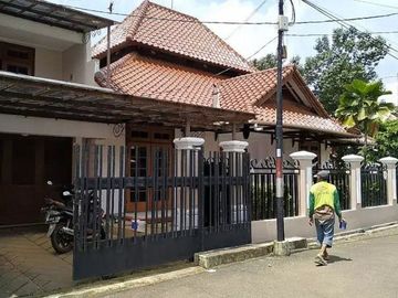 Disewakan Rumah Komplek Pelita,Kalibata 2Lantai posisi HOOK