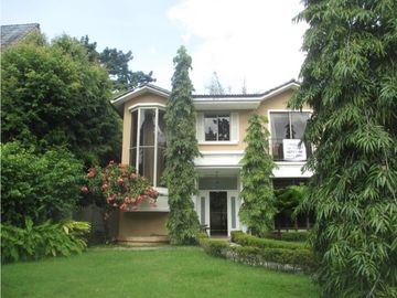 CASA 4 REC EN EMBASSY GARDENS, CLAYTON