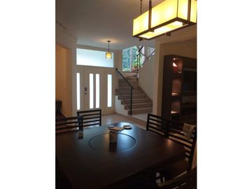 CASA 4 REC EN EMBASSY GARDENS, CLAYTON