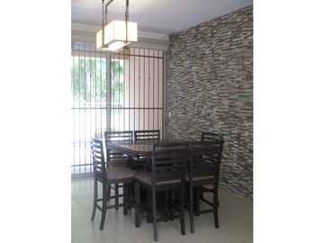 CASA 4 REC EN EMBASSY GARDENS, CLAYTON
