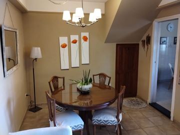 Casa con Departamento en venta en Ezpeleta Este