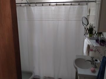 Casa con Departamento en venta en Ezpeleta Este