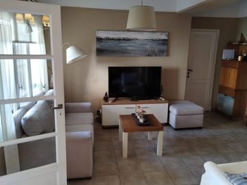 Casa con Departamento en venta en Ezpeleta Este