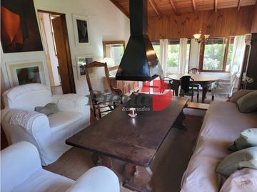 Casa en Zona Golf - Encantador entorno - Construcción Solida