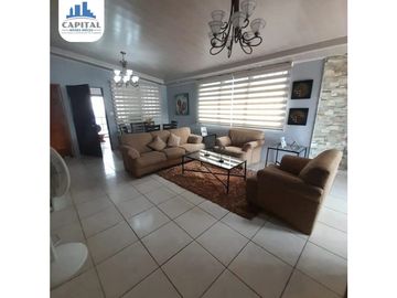 CASA EN VENTA  EN BRISAS DEL GOLF POR $250,000
