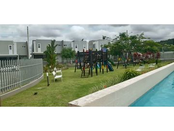 SE VENDE CASA EN PASEO DEL NORTE, BRISAS DEL GOLF $240,000 AM