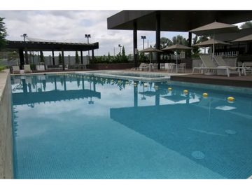SE VENDE CASA EN PASEO DEL NORTE, BRISAS DEL GOLF $240,000 AM
