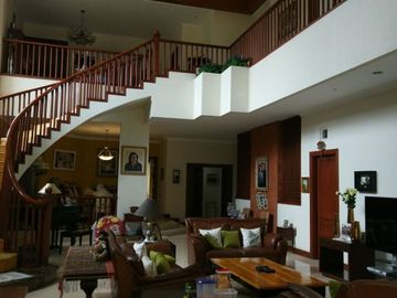 Rumah Mewah 2 Lantai Luas 1.003 di Vila Puncak Tidar Malang