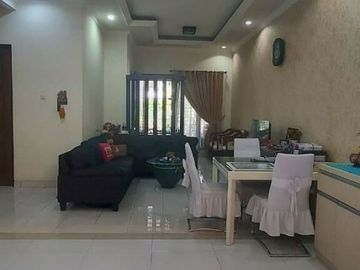 Rumah 2 Lantai Full Renovasi di Cluster Aralia Harapan Indah Bekasi