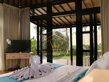 DIJUAL CEPAT VILLA LUAS TERKENAL DI UBUD BALI VIEW SAWAH HIJAU