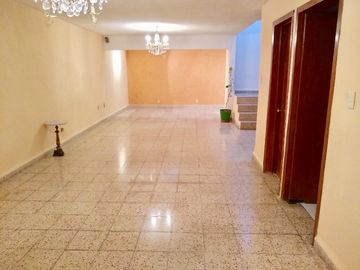 VENTA DE CASA EN SAN MANUEL MUY CERCA DE CU