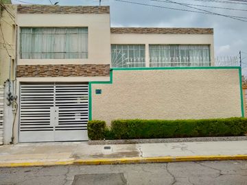 VENTA DE CASA EN SAN MANUEL MUY CERCA DE CU