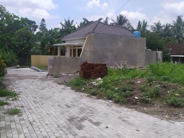 Dijual Tanah di Jogja Luas 222 m2, 10 menit ke Kampus UII Jakal