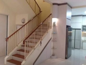 Rumah 2 Lantai di Cluster Asera Harapan Indah Bekasi