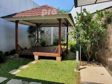 Rumah Mewah Readystok Semi Furnished di Cikutra Bandung dekat Widyatama