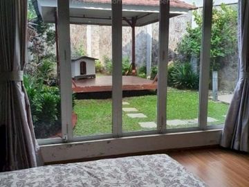 Rumah Mewah Readystok Semi Furnished di Cikutra Bandung dekat Widyatama