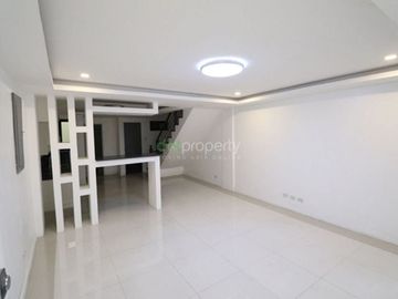 PH768 Townhouse for Sale in Cubao at 12.3M